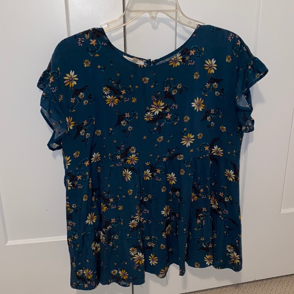 Floral ruffled blouse!